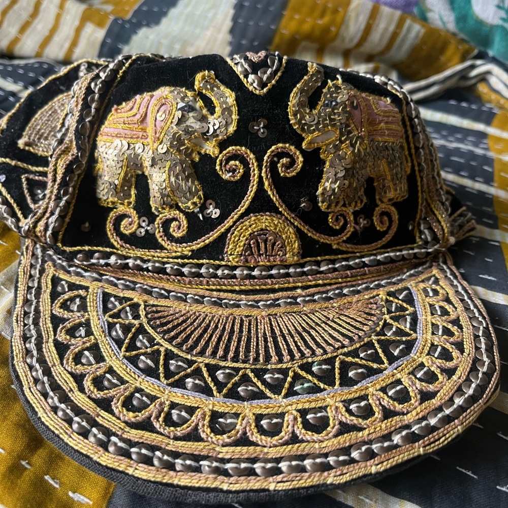 Vintage foreign hat. Women’s.